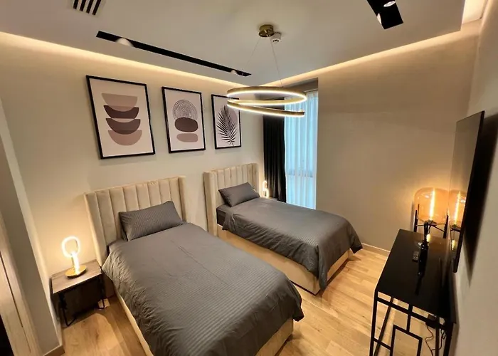 Enjoy Luxury Condo With Sea View