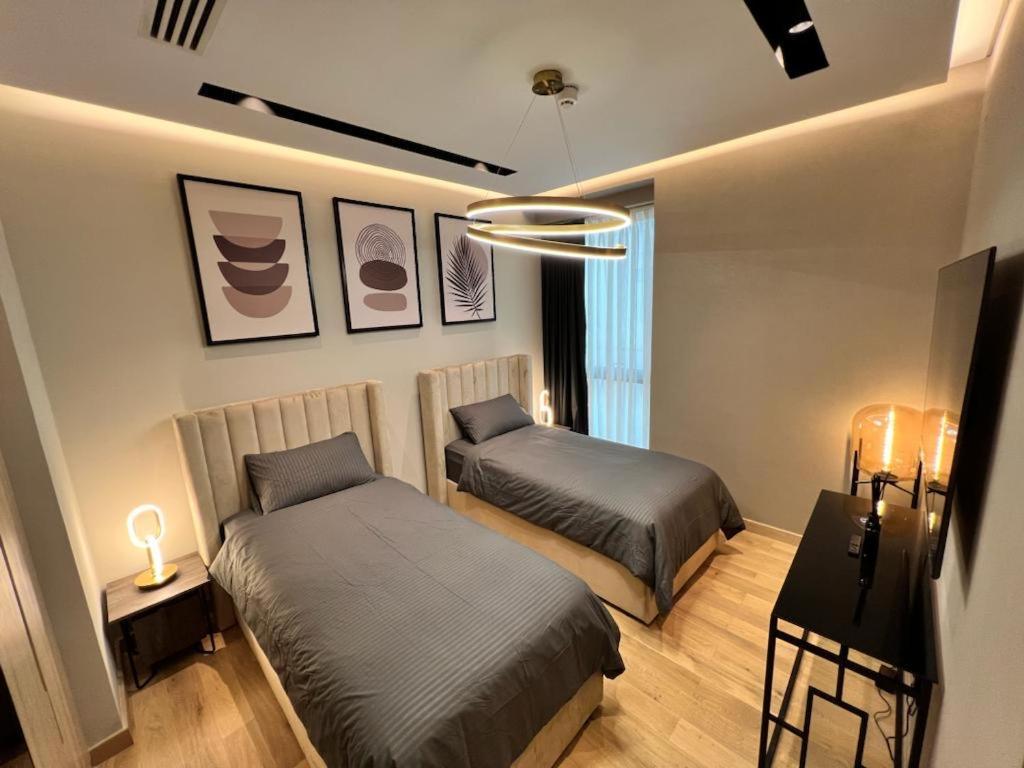 Enjoy Luxury With Sea View